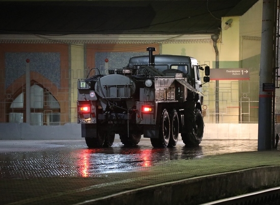 Волгоградские военнослужащие провели дезинфекцию на вокзалах Астрахани